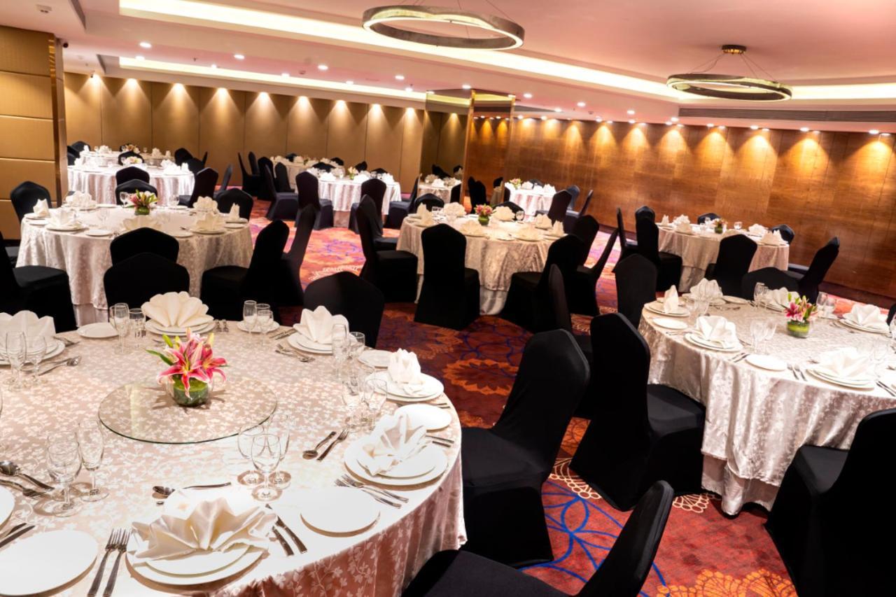 ホテル The Elite Narasapura, A Member Of Radisson Individuals エクステリア 写真