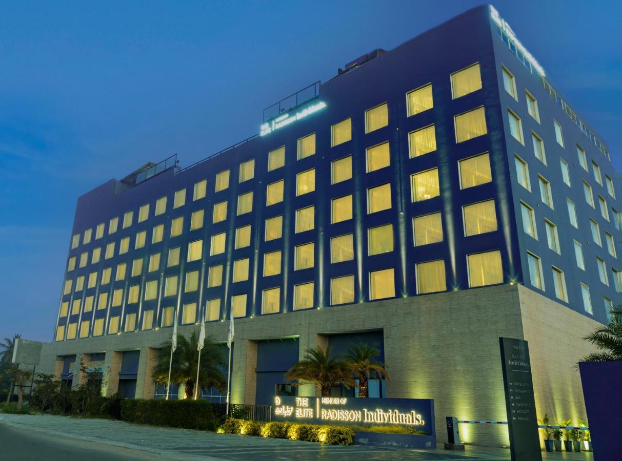 ホテル The Elite Narasapura, A Member Of Radisson Individuals エクステリア 写真