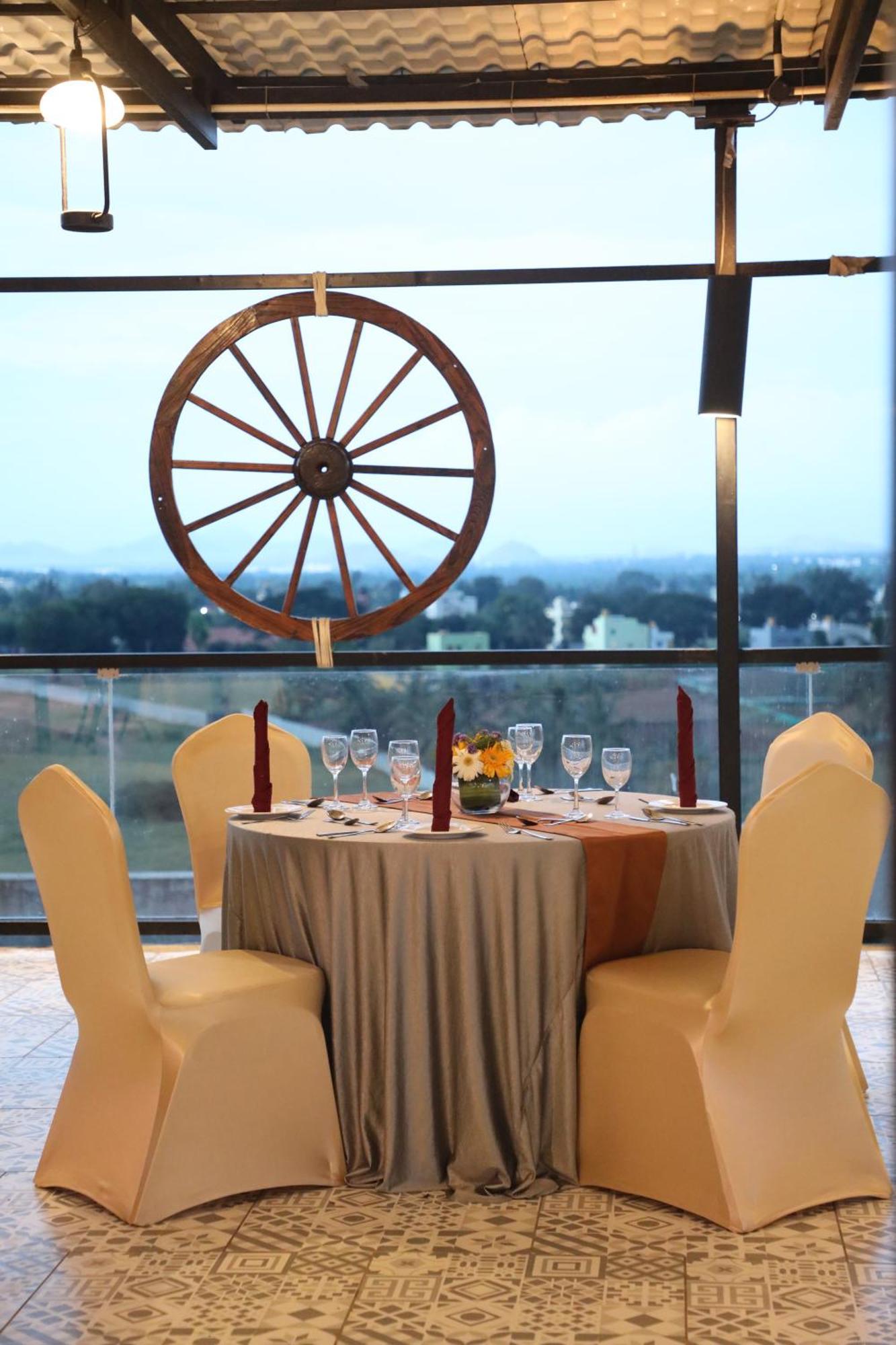 ホテル The Elite Narasapura, A Member Of Radisson Individuals エクステリア 写真