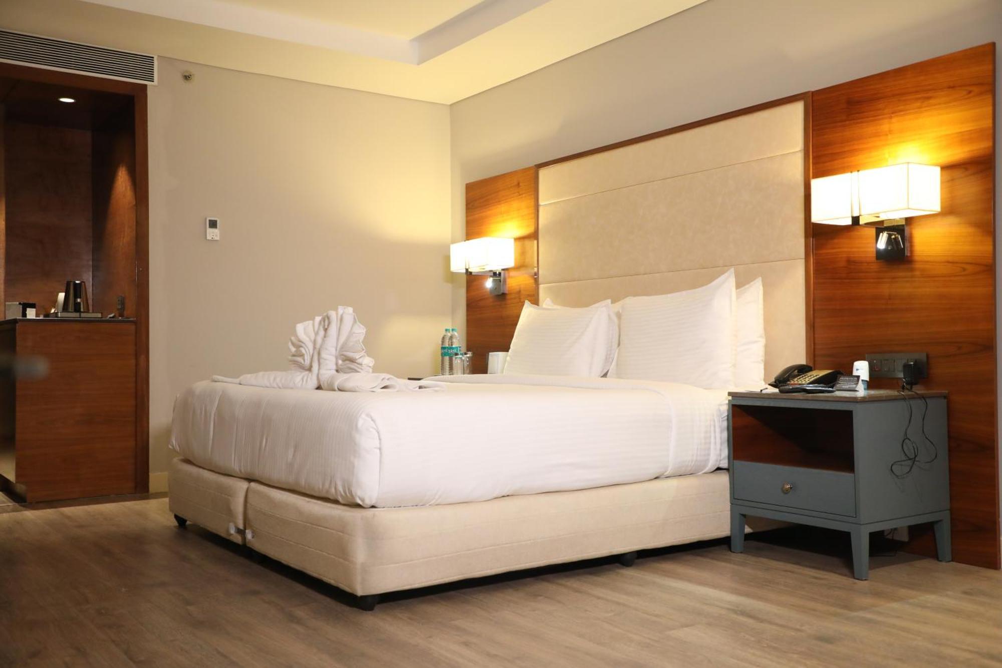 ホテル The Elite Narasapura, A Member Of Radisson Individuals エクステリア 写真